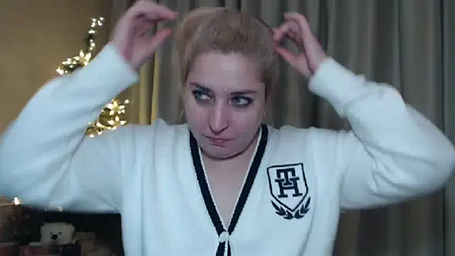 Snapshot of sweetpussy13 chatting on December 29, 2024, 7:06 am sweetpussy13 online show from December 29, 2024, 7:06 am