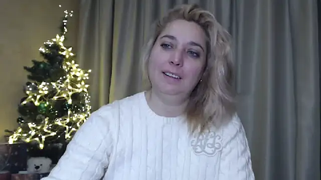Snapshot of sweetpussy13 chatting on December 30, 2024, 7:04 am sweetpussy13 online show from December 30, 2024, 7:04 am