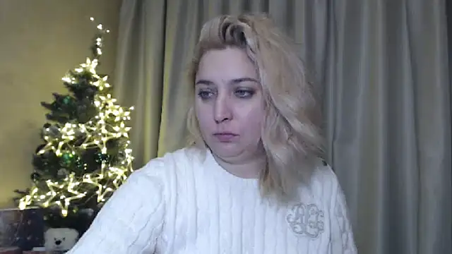 Snapshot of sweetpussy13 chatting on December 30, 2024, 10:21 am sweetpussy13 online show from December 30, 2024, 10:21 am