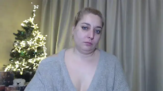 Snapshot of sweetpussy13 chatting on January 3, 2025, 10:09 am sweetpussy13 online show from January 3, 2025, 10:09 am
