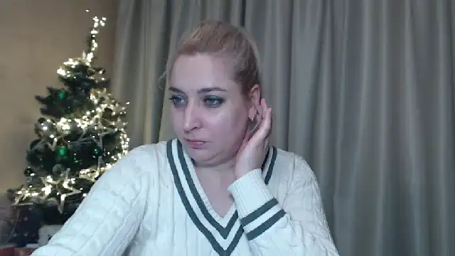 Snapshot of sweetpussy13 chatting on January 9, 2025, 10:09 am sweetpussy13 online show from January 9, 2025, 10:09 am
