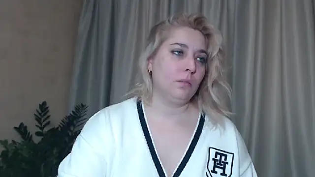 Snapshot of sweetpussy13 chatting on January 10, 2025, 7:14 am sweetpussy13 online show from January 10, 2025, 7:14 am