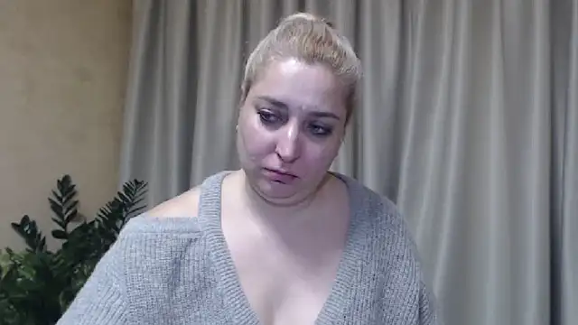 Snapshot of sweetpussy13 chatting on January 14, 2025, 10:17 am sweetpussy13 online show from January 14, 2025, 10:17 am