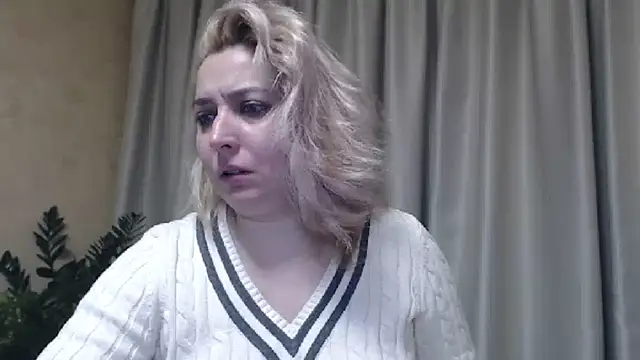 Snapshot of sweetpussy13 chatting on January 22, 2025, 7:35 am sweetpussy13 online show from January 22, 2025, 7:35 am