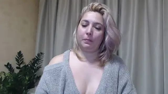 Snapshot of sweetpussy13 chatting on January 24, 2025, 10:11 am sweetpussy13 online show from January 24, 2025, 10:11 am