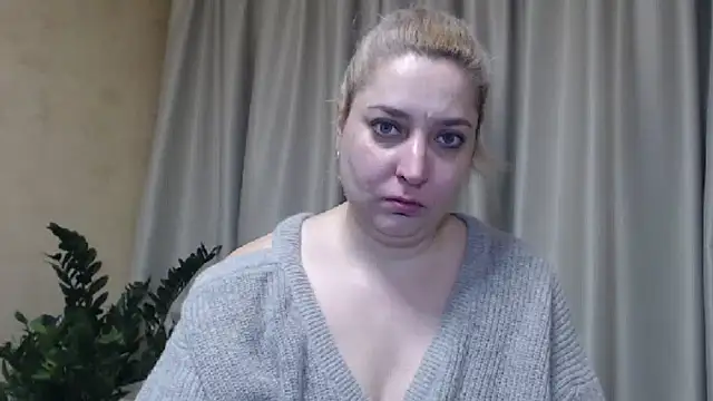 Snapshot of sweetpussy13 chatting on February 28, 2025, 3:59 am sweetpussy13 online show from February 28, 2025, 3:59 am