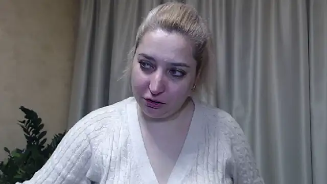 Snapshot of sweetpussy13 chatting on March 2, 2025, 7:21 am sweetpussy13 online show from March 2, 2025, 7:21 am