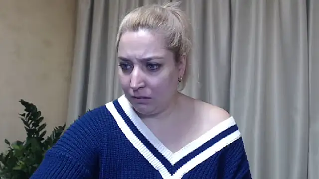 Snapshot of sweetpussy13 chatting on March 4, 2025, 10:13 am sweetpussy13 online show from March 4, 2025, 10:13 am