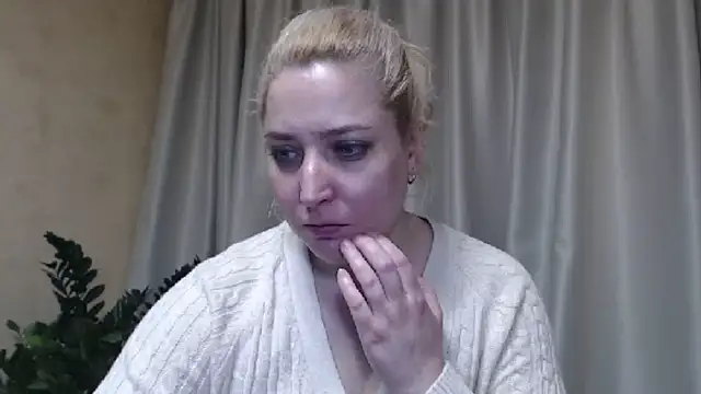 Snapshot of sweetpussy13 chatting on March 13, 2025, 7:09 am sweetpussy13 online show from March 13, 2025, 7:09 am