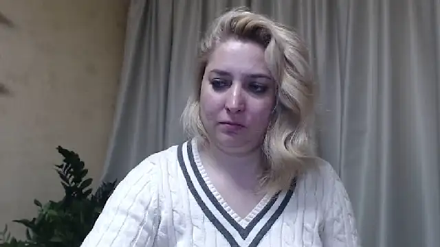 Snapshot of sweetpussy13 chatting on March 16, 2025, 9:49 am sweetpussy13 online show from March 16, 2025, 9:49 am