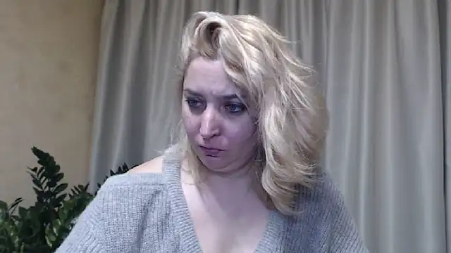 Snapshot of sweetpussy13 chatting on March 18, 2025, 10:03 am sweetpussy13 online show from March 18, 2025, 10:03 am