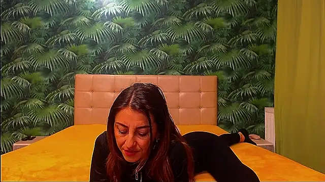 Snapshot of Stella_John chatting on December 3, 2024, 8:38 am Stella John online show from December 3, 2024, 8:38 am