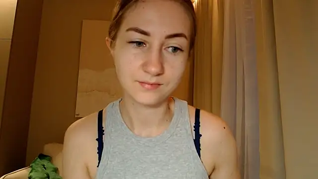 Snapshot of BluueSilk chatting on January 25, 2025, 6:01 am BluueSilk online show from January 25, 2025, 6:01 am