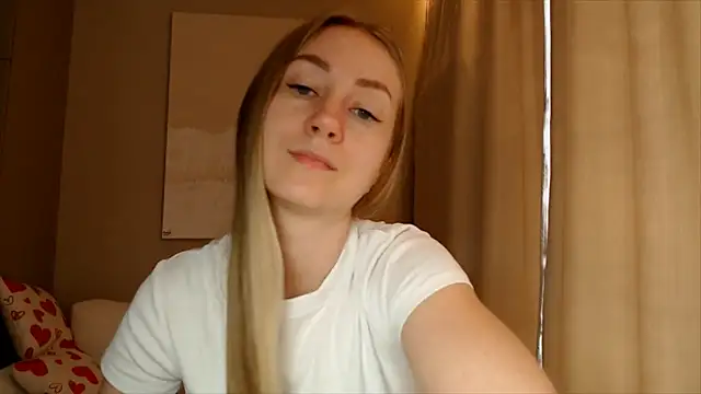 Snapshot of BluueSilk chatting on March 17, 2025, 12:25 pm BluueSilk online show from March 17, 2025, 12:25 pm
