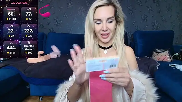 Snapshot of SexyQueenNina chatting on December 24, 2024, 12:00 am SexyQueenNina online show from December 24, 2024, 12:00 am