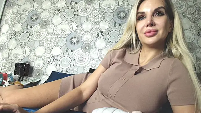 Snapshot of SexyQueenNina chatting on November 1, 2025, 10:45 pm SexyQueenNina online show from November 1, 2025, 10:45 pm