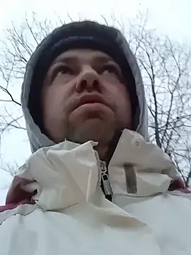 Snapshot of Luceriusbigass chatting on December 9, 2024, 6:01 am Luceriusbigass online show from December 9, 2024, 6:01 am