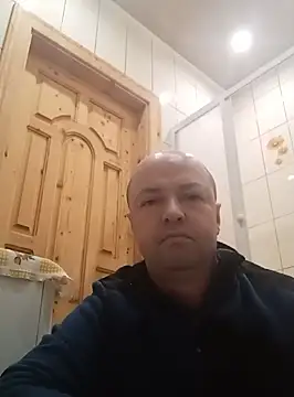 Snapshot of Luceriusbigass chatting on December 25, 2024, 3:29 am Luceriusbigass online show from December 25, 2024, 3:29 am