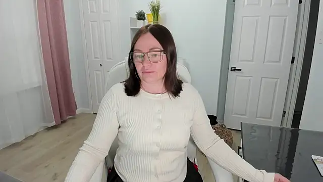 Snapshot of Vika73 chatting on January 31, 2025, 12:51 pm Vika73 online show from January 31, 2025, 12:51 pm