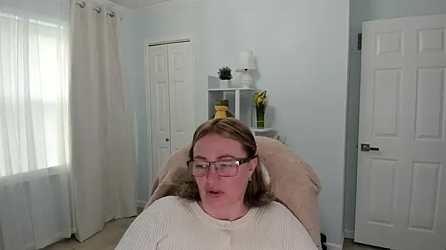 Snapshot of Vika73 chatting on March 17, 2025, 3:50 pm Vika73 online show from March 17, 2025, 3:50 pm