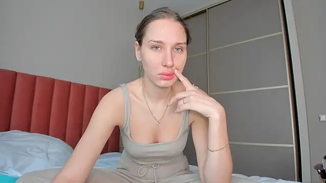 Snapshot of SofiClimbing chatting on January 4, 2025, 5:16 am SofiClimbing online show from January 4, 2025, 5:16 am