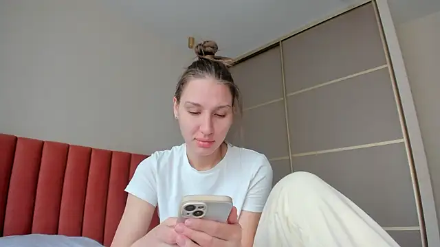 Snapshot of SofiClimbing chatting on March 20, 2025, 2:51 am SofiClimbing online show from March 20, 2025, 2:51 am