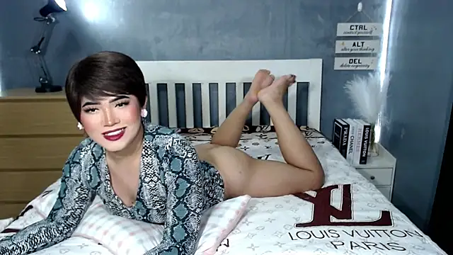Snapshot of STUCK_on_YOU_ chatting on October 5, 2025, 8:29 pm STUCK on YOU  online show from October 5, 2025, 8:29 pm