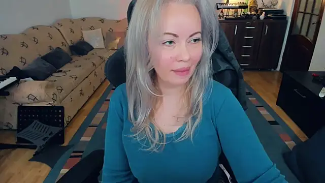 Snapshot of WhitneyLynn chatting on January 7, 2025, 4:29 am WhitneyLynn online show from January 7, 2025, 4:29 am