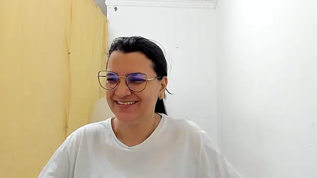 MARILYN GARCIA online show from October 17, 2025, 12:41 pm