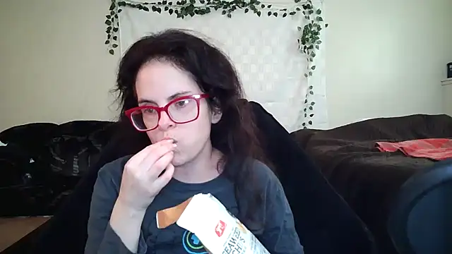 Snapshot of JessaBella chatting on October 15, 2025, 7:47 pm JessaBella online show from October 15, 2025, 7:47 pm