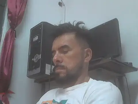 Snapshot of el_principe_hot chatting on October 25, 2025, 3:36 am el principe hot online show from October 25, 2025, 3:36 am