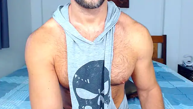 Snapshot of RONNIE_X chatting on October 13, 2025, 8:03 am RONNIE X online show from October 13, 2025, 8:03 am