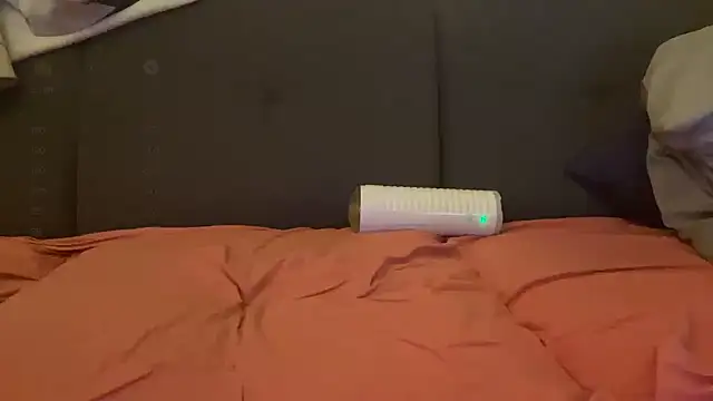 Snapshot of LionBoy1976 chatting on March 20, 2025, 5:57 am LionBoy1976 online show from March 20, 2025, 5:57 am