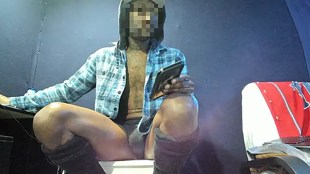 Snapshot of iBreakHeartz chatting on December 24, 2024, 6:28 pm iBreakHeartz online show from December 24, 2024, 6:28 pm