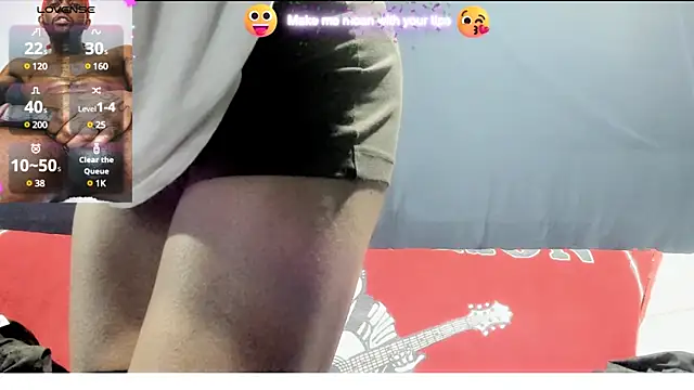 Snapshot of iBreakHeartz chatting on December 26, 2024, 5:30 pm iBreakHeartz online show from December 26, 2024, 5:30 pm