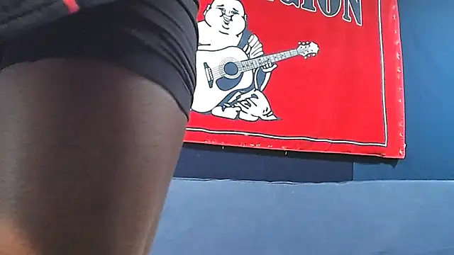 Snapshot of iBreakHeartz chatting on January 24, 2025, 7:28 pm iBreakHeartz online show from January 24, 2025, 7:28 pm