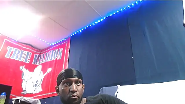 Snapshot of iBreakHeartz chatting on September 23, 2025, 4:04 am iBreakHeartz online show from September 23, 2025, 4:04 am