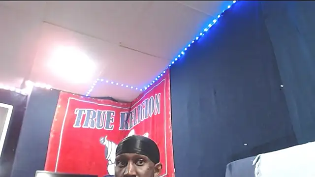 Snapshot of iBreakHeartz chatting on September 30, 2025, 2:38 am iBreakHeartz online show from September 30, 2025, 2:38 am