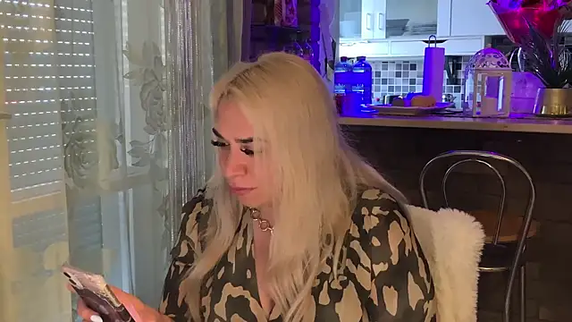 Snapshot of Monageil chatting on March 10, 2025, 1:10 pm Monageil online show from March 10, 2025, 1:10 pm