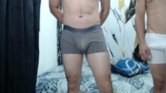 Snapshot of BruceAnRobin chatting on September 10, 2025, 11:05 pm BruceAnRobin online show from September 10, 2025, 11:05 pm