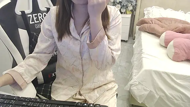 Snapshot of Hanako_love chatting on February 23, 2025, 3:29 pm Hanako love online show from February 23, 2025, 3:29 pm