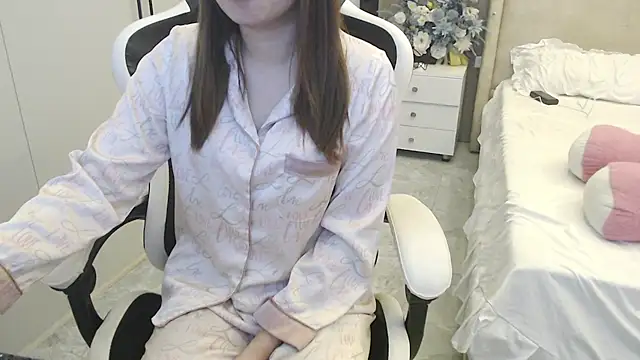 Snapshot of Hanako_love chatting on February 24, 2025, 3:23 am Hanako love online show from February 24, 2025, 3:23 am