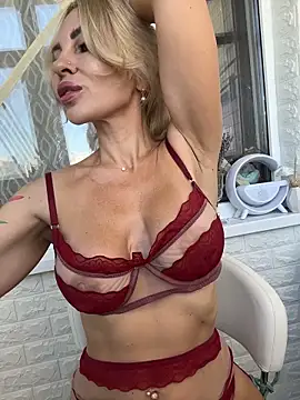Snapshot of Hotnessi chatting on September 14, 2025, 9:30 am Hotnessi online show from September 14, 2025, 9:30 am