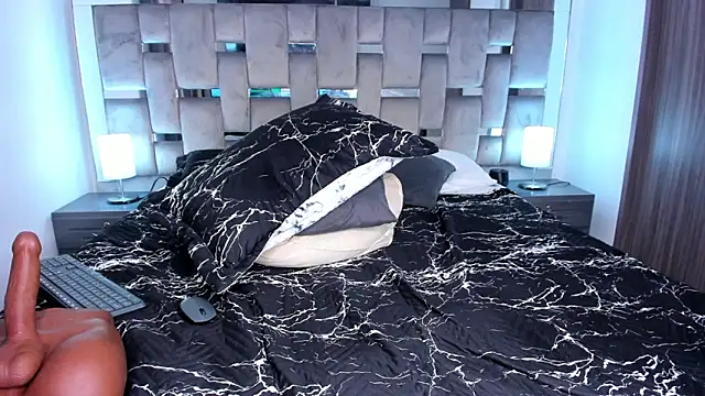 Snapshot of Cammiila chatting on February 21, 2025, 8:16 pm Cammiila online show from February 21, 2025, 8:16 pm