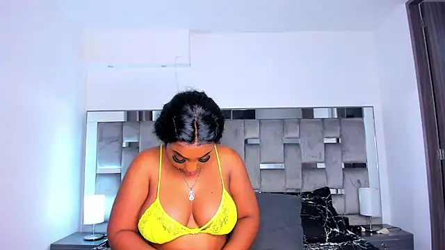 Snapshot of Cammiila chatting on February 26, 2025, 7:27 pm Cammiila online show from February 26, 2025, 7:27 pm