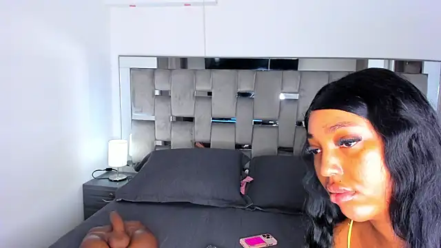 Snapshot of Cammiila chatting on September 26, 2025, 10:52 am Cammiila online show from September 26, 2025, 10:52 am