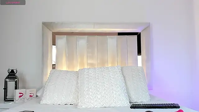 Snapshot of SUSIEPOWELL chatting on December 4, 2024, 9:57 pm SUSIEPOWELL online show from December 4, 2024, 9:57 pm