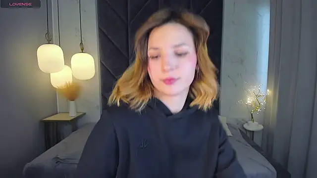Snapshot of JaneGraceful chatting on December 16, 2024, 9:35 am JaneGraceful online show from December 16, 2024, 9:35 am