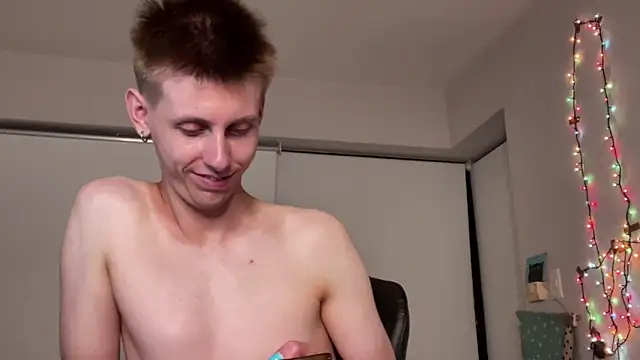 Snapshot of vladdymeow chatting on January 12, 2025, 12:07 am vladdymeow online show from January 12, 2025, 12:07 am