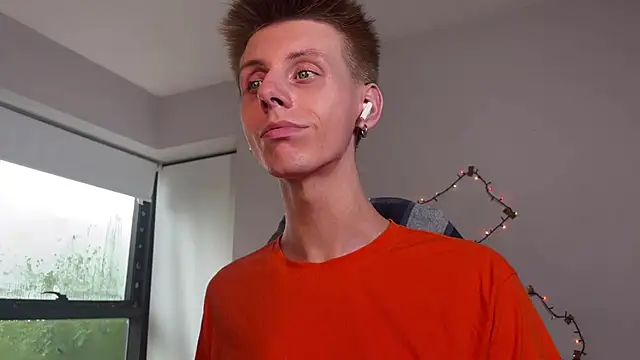 Snapshot of vladdymeow chatting on February 5, 2025, 9:29 pm vladdymeow online show from February 5, 2025, 9:29 pm